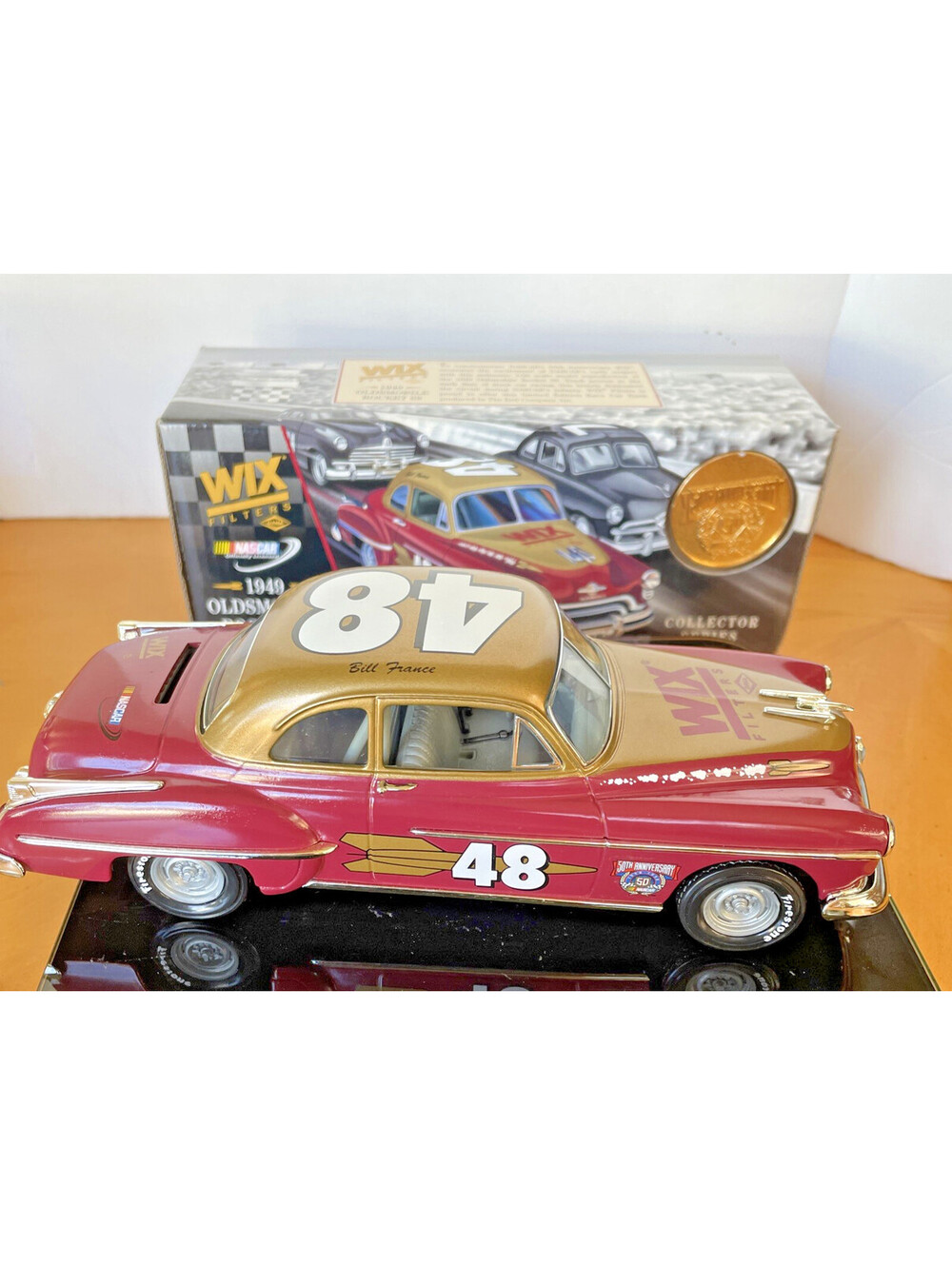 1998 ERTL Wix Filters 1949 Oldsmobile Rocket 88 Race Car Coin Bank NIB with Coin